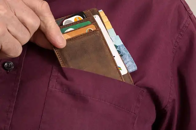 Magnetic Card Holders: Protection, Display, and Selection Guide