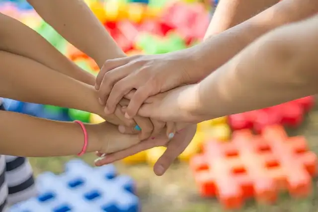 Family Hobbies: Strengthen Bonds & Improve Well-being