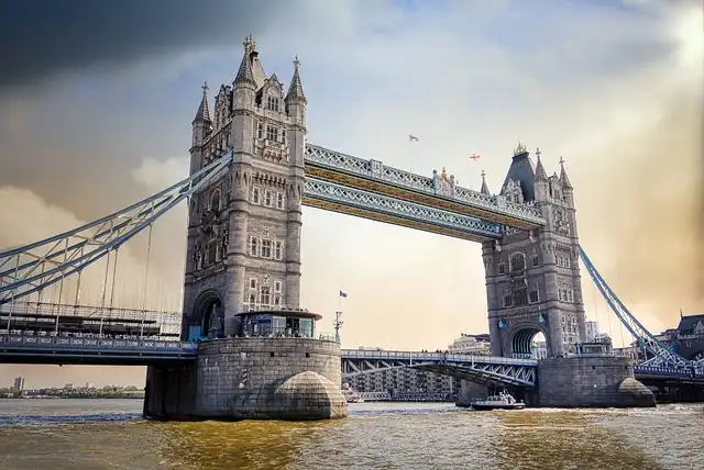 Coq d’Argent Relocates to One Centuries Bridge Rooftop